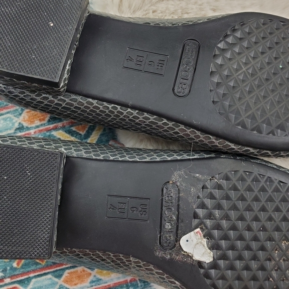 Aerosoles Gray Buckle Flats Women US 6 - Picture 11 of 11